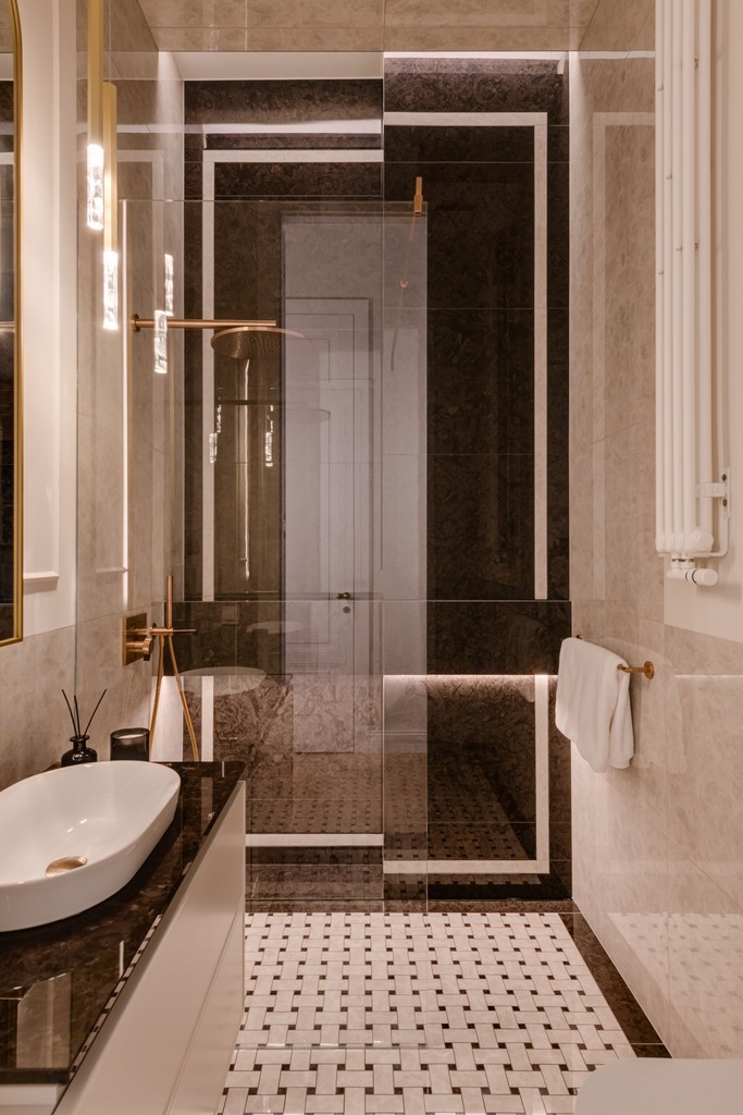 Drzwi wysokie w apartamencie – zdjęcie 2
