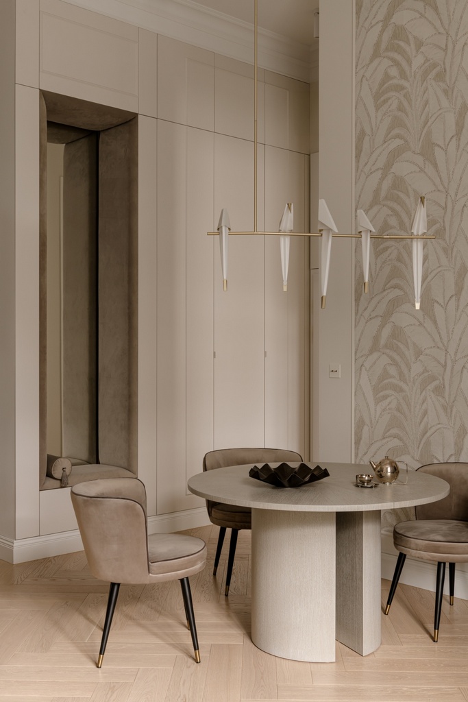 Drzwi wysokie w apartamencie – zdjęcie 9